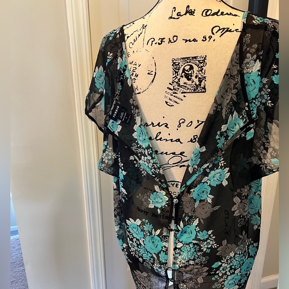 Torrid Size 1 High Low Top EUC 1X Worn Once - Picture 4 of 9